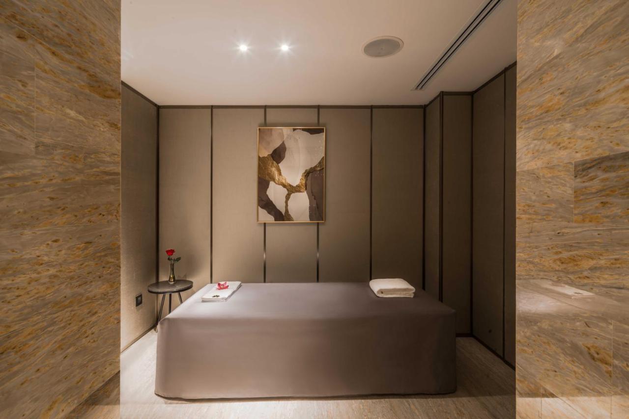 Narcissus Al Hamra Hotel Jeddah Ngoại thất bức ảnh Treatment room at The Spa at The Landmark, Hong Kong