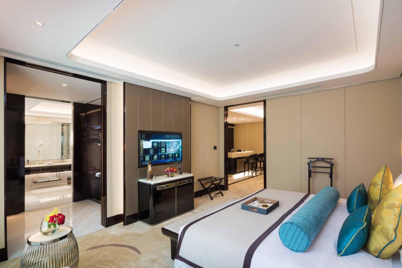 Narcissus Al Hamra Hotel Jeddah Ngoại thất bức ảnh A bedroom at the hotel